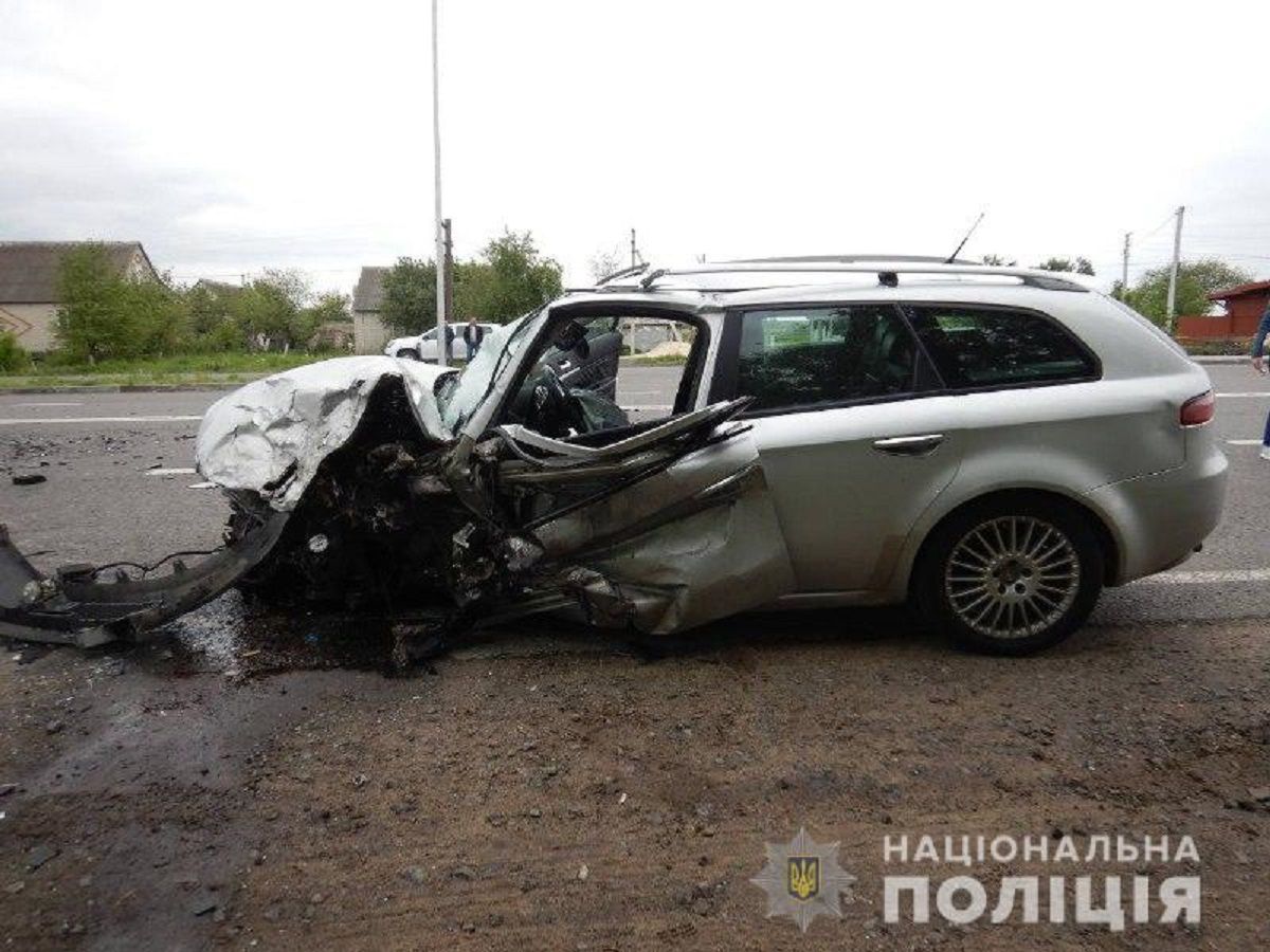 Внаслідок зіткнення трьох автомобілів біля Володимира загинув 43-річний чоловік 