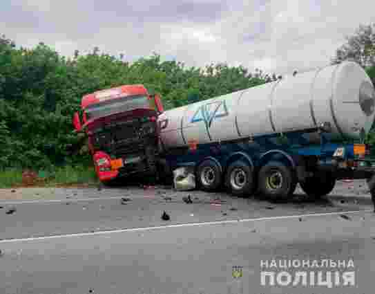 Внаслідок зіткнення із газовозом біля Рівного загинув 34-річний водій