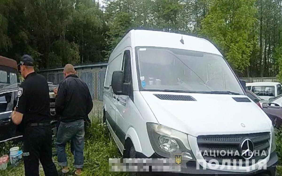 За нелегальний продаж пального на трасі затримали 47-річного мешканця Рівненщини