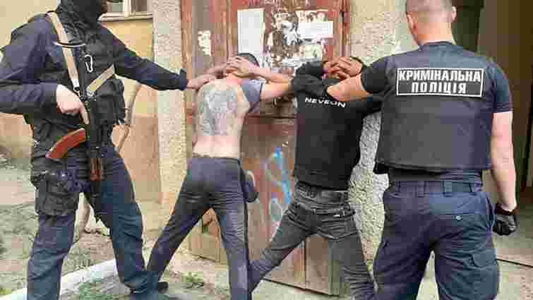 Поліція затримала двох харків'ян за систематичні грабежі на Закарпатті