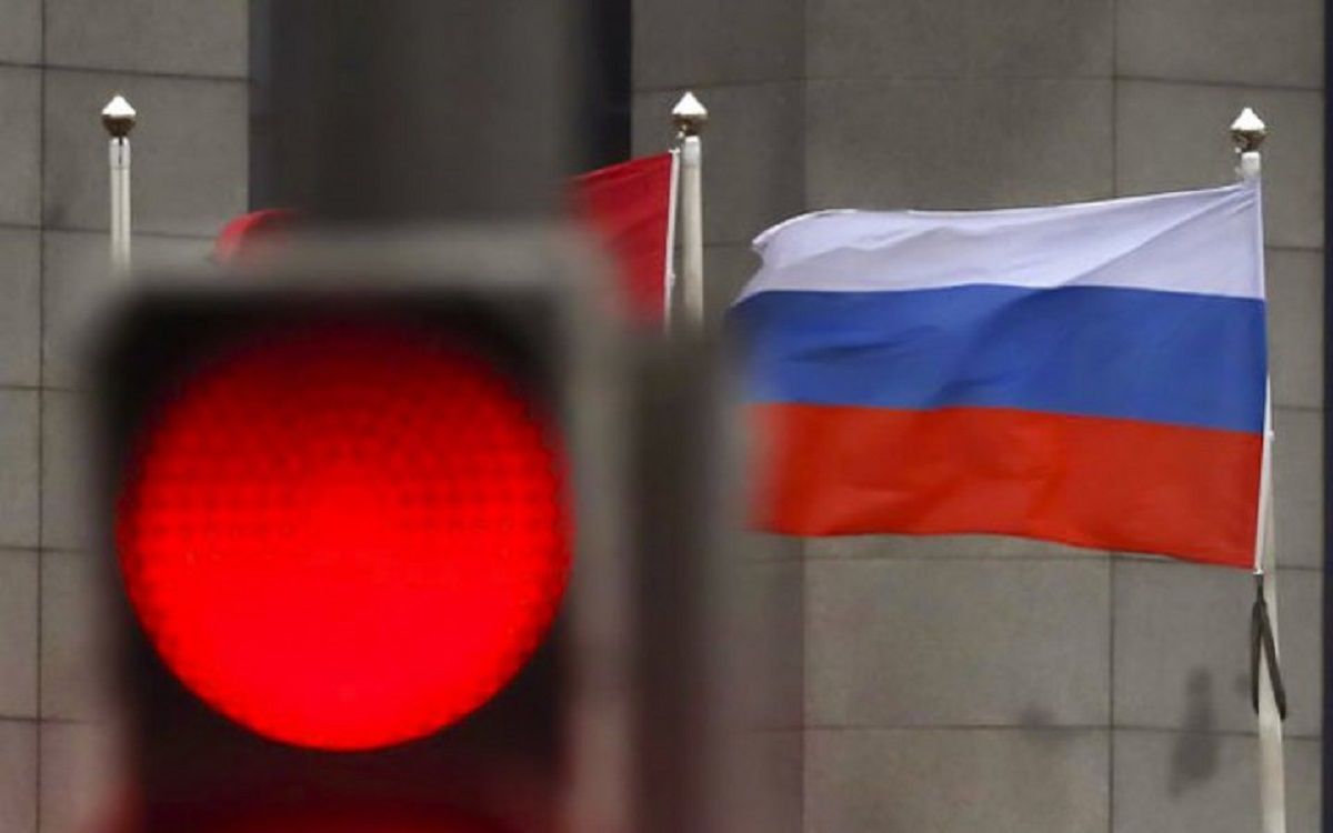 Санкції з російських олігархів можуть зняти в обмін на фінансування відбудови України, – АР