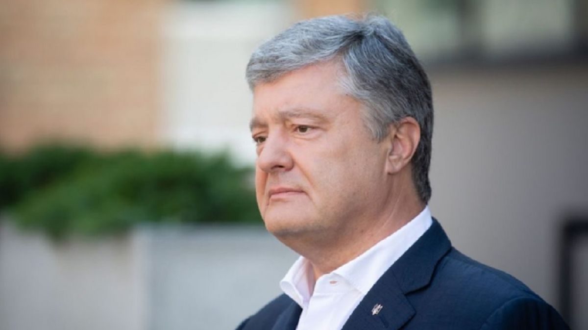 Петро Порошенко лише з третьої спроби зміг виїхати з України