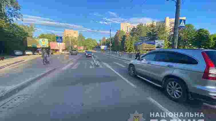 П'яний водій BMW збив візок із немовлям на переході у Тернополі