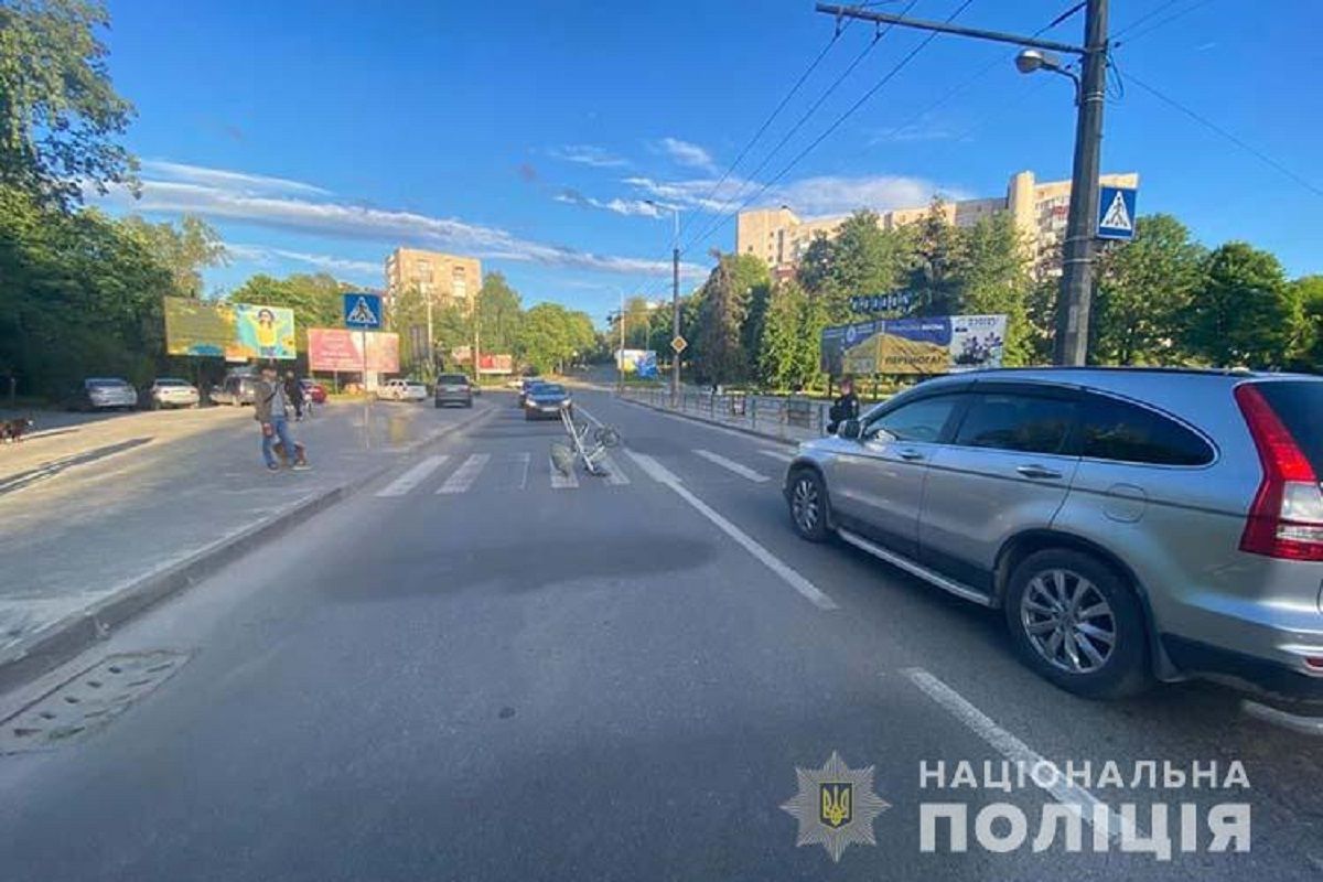 П'яний водій BMW збив візок із немовлям на переході у Тернополі