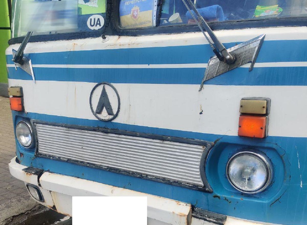 Поліція вилучила автобус у п'яного 50-річного перевізника з Рівненщини