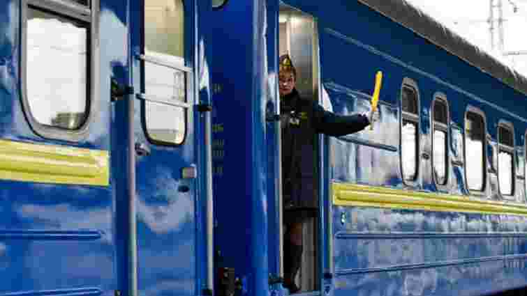  «Укрзалізниця» попередила про затримку 13 поїздів через ракетні обстріли Львівщини  