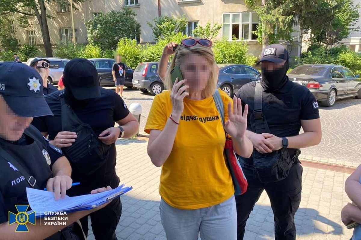 Відому волонтерку з Ужгорода звинуватили у продажі гуманітарної допомоги
