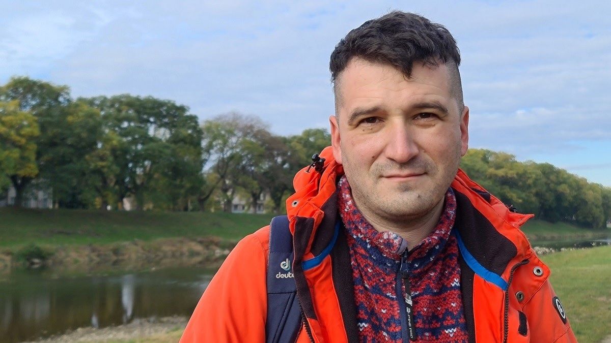 «Вони вважають, що українців можна купити памперсами»