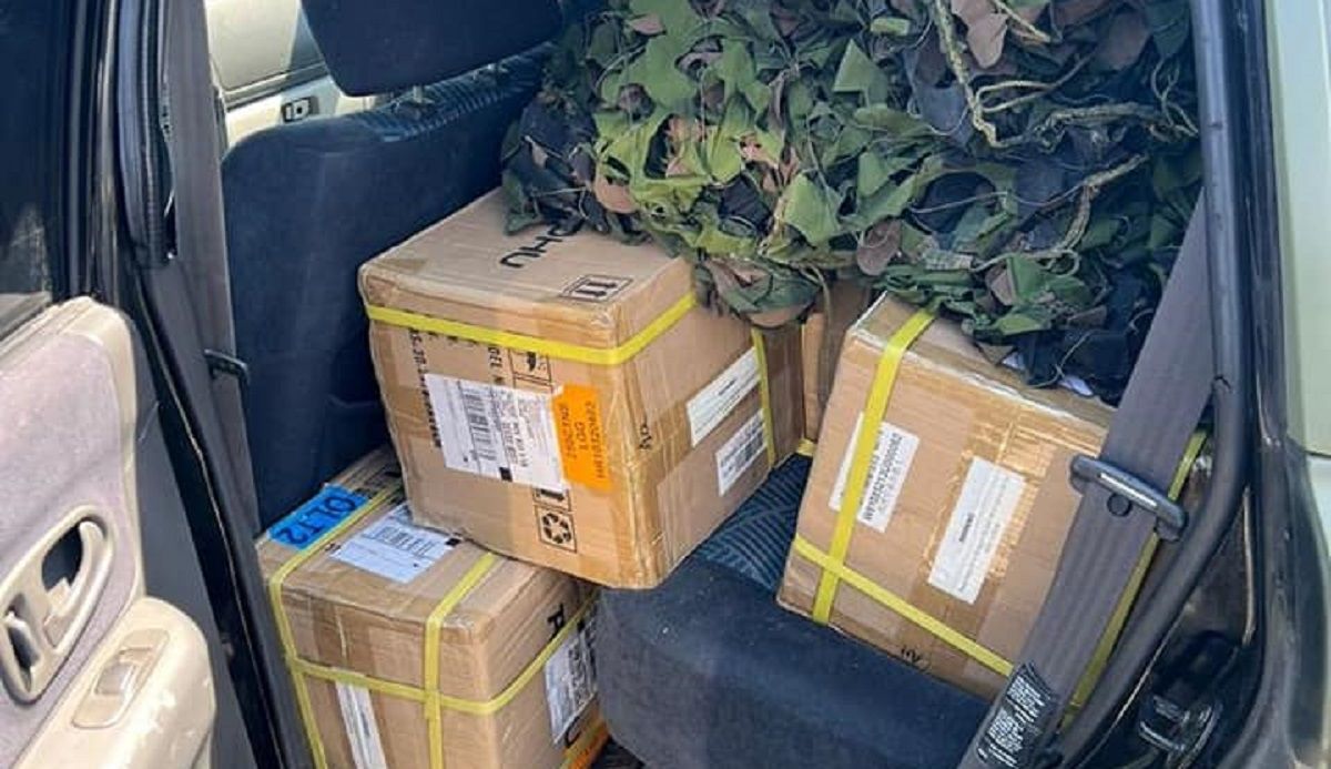 У допомозі для ЗСУ митники виявили велику партію електронних сигарет
