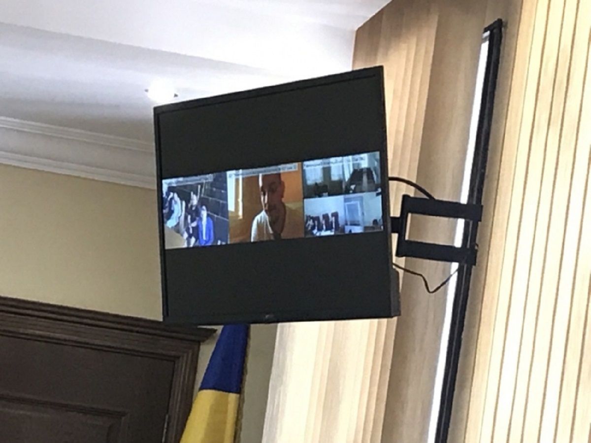 Рівненський суд відпустив на фронт двох засуджених за розбій 