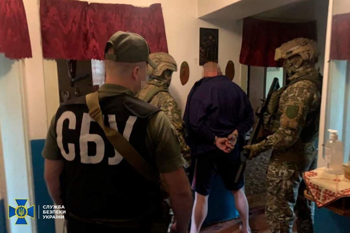 СБУ затримала трьох мешканців Закарпаття за заклики до повалення влади