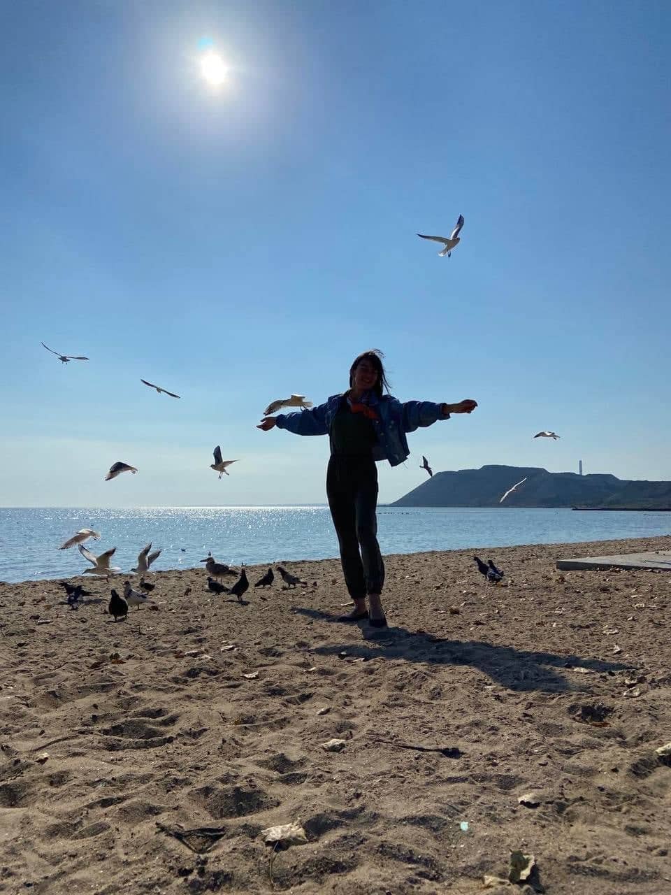 Даша на березі Азовського моря