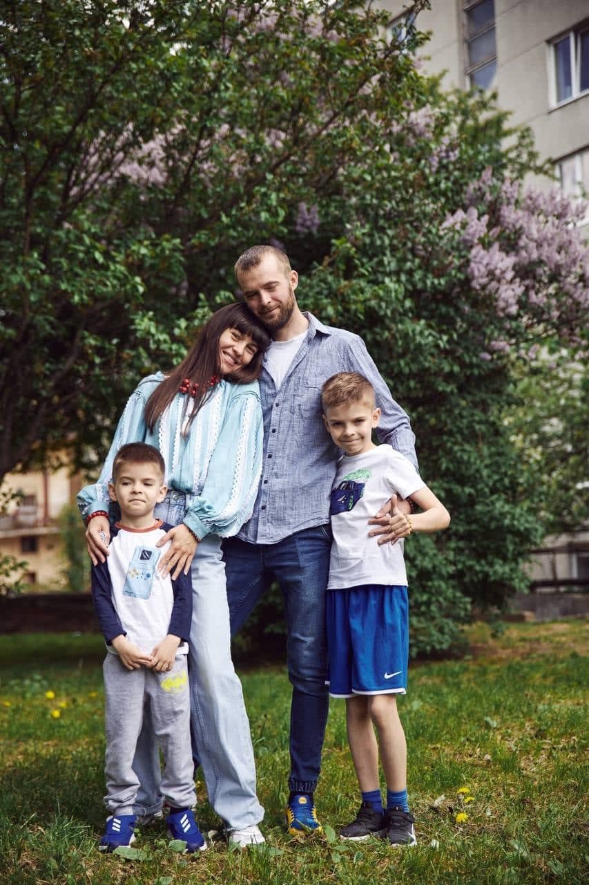 Фото із життя сім'ї у Маріуполі