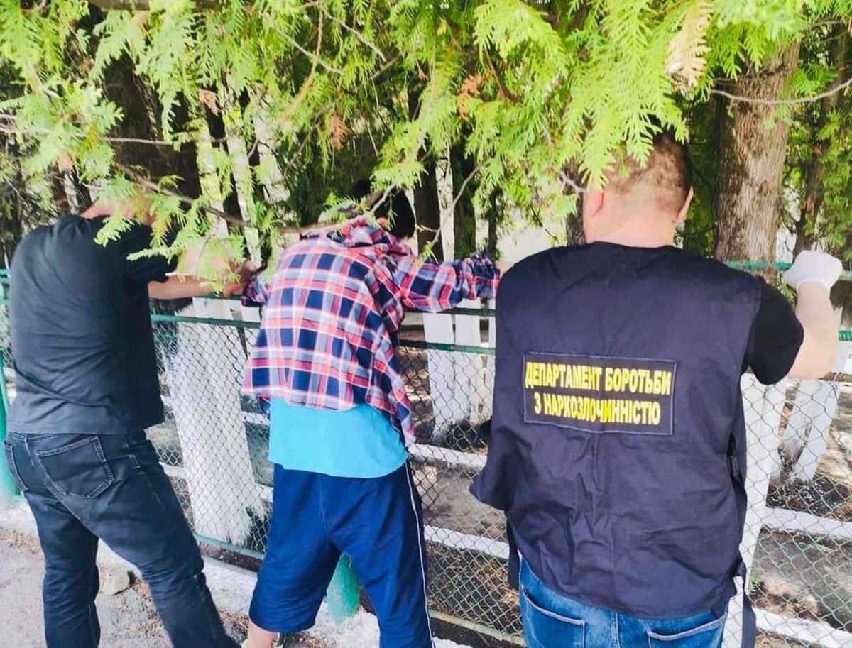 Після продажу амфетаміну у Надвірній затримали 31-річного наркоторговця