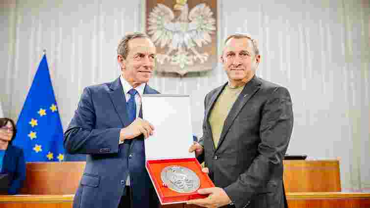 Український посол Андрій Дещиця отримав медаль від польського Сенату