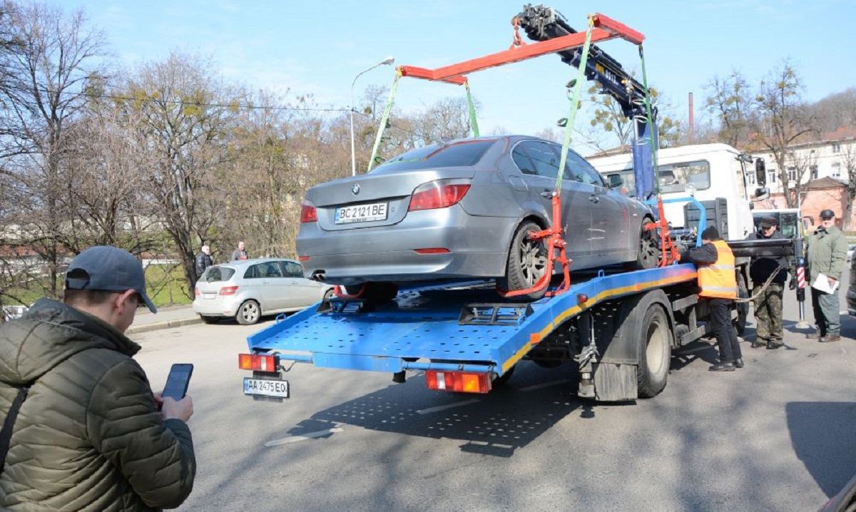 У Львові втричі зріс тариф з евакуації авто на арештмайданчики