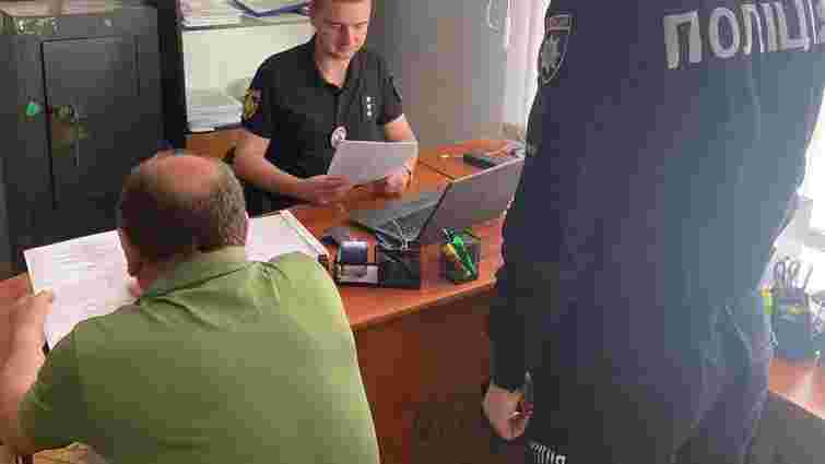 43-річний мешканець Хмельниччини підробив документи, аби виїхати за кордон