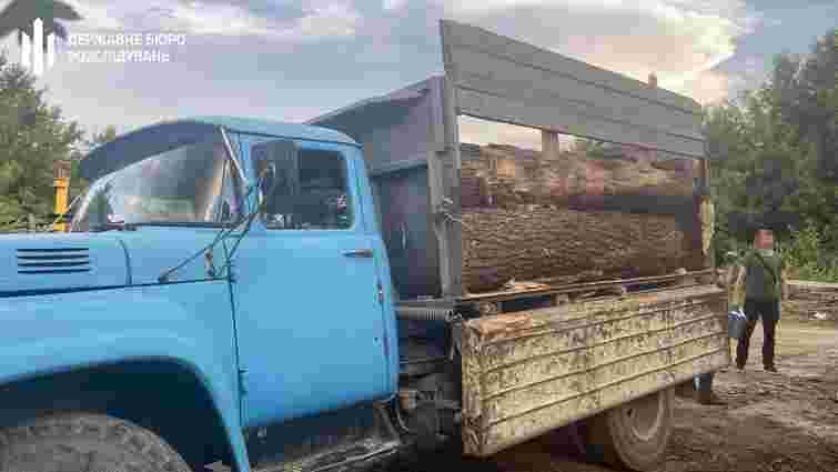 Двох лісівників з Тернопільщини затримали під час продажу деревини на 500 тис. грн