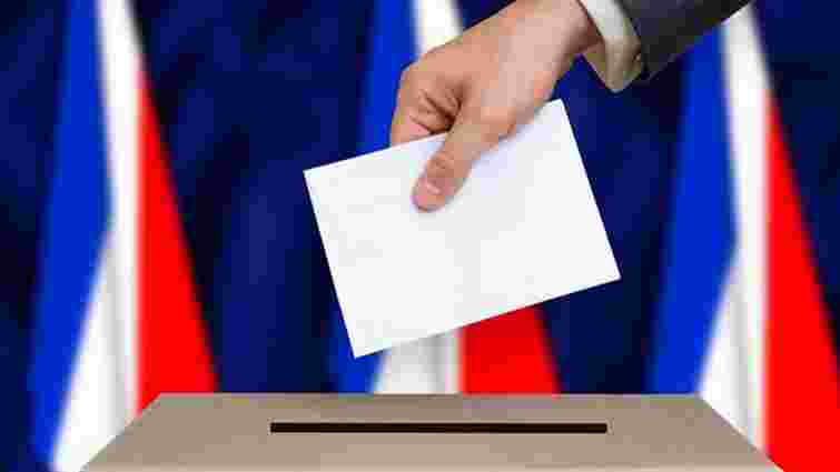 В першому турі парламентських виборів у Франції перемогли ліві партії