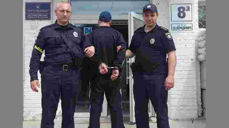 Поліцейські затримали двох грабіжників з Червонограда 