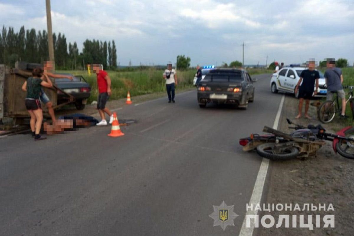 Внаслідок зіткнення з ВАЗ на Хмельниччині загинув 17-річний мопедист