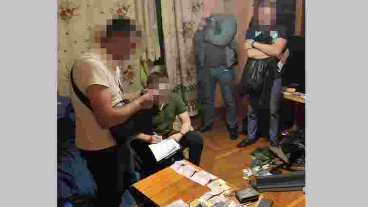 Поліція знайшла сотні набоїв  під час обшуків у наркоторговця з Новояворівська 