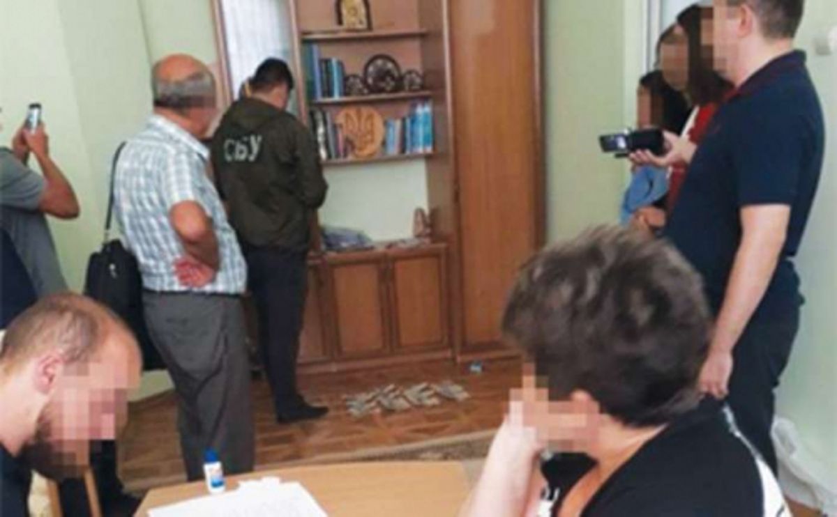 Екс-начальниці Держлікслужби з Чернівців скасували пом'якшене покарання за хабар