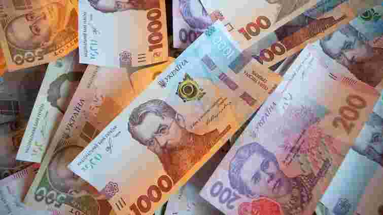 Українським біженцям в Італії дозволили обмінювати готівкові гривні на євро