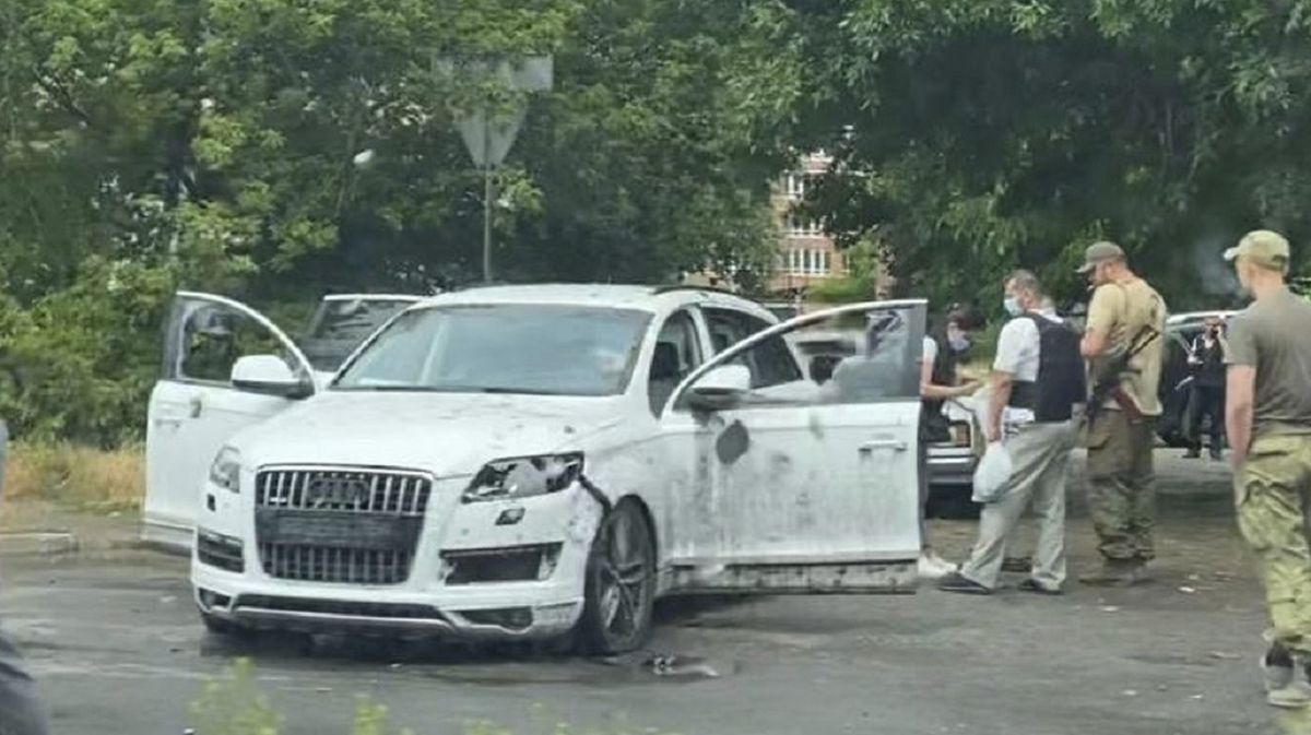 В Херсоні підірвали автомобіль начальника колонії, який співпрацює з окупантами