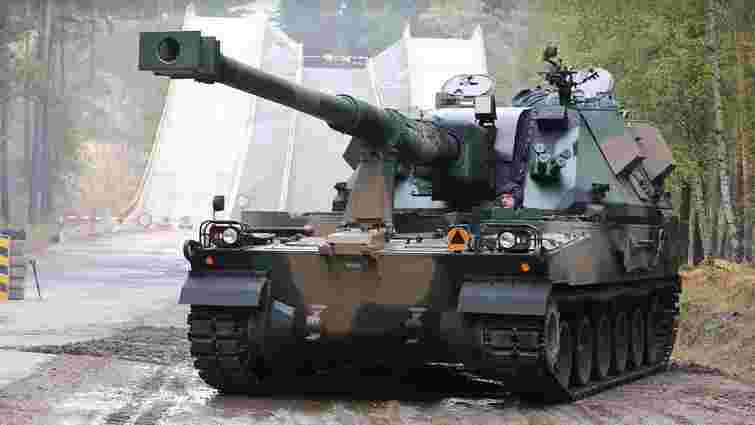 Польща передала Україні 155-мм самохідні артилерійські установки AHS Krab
