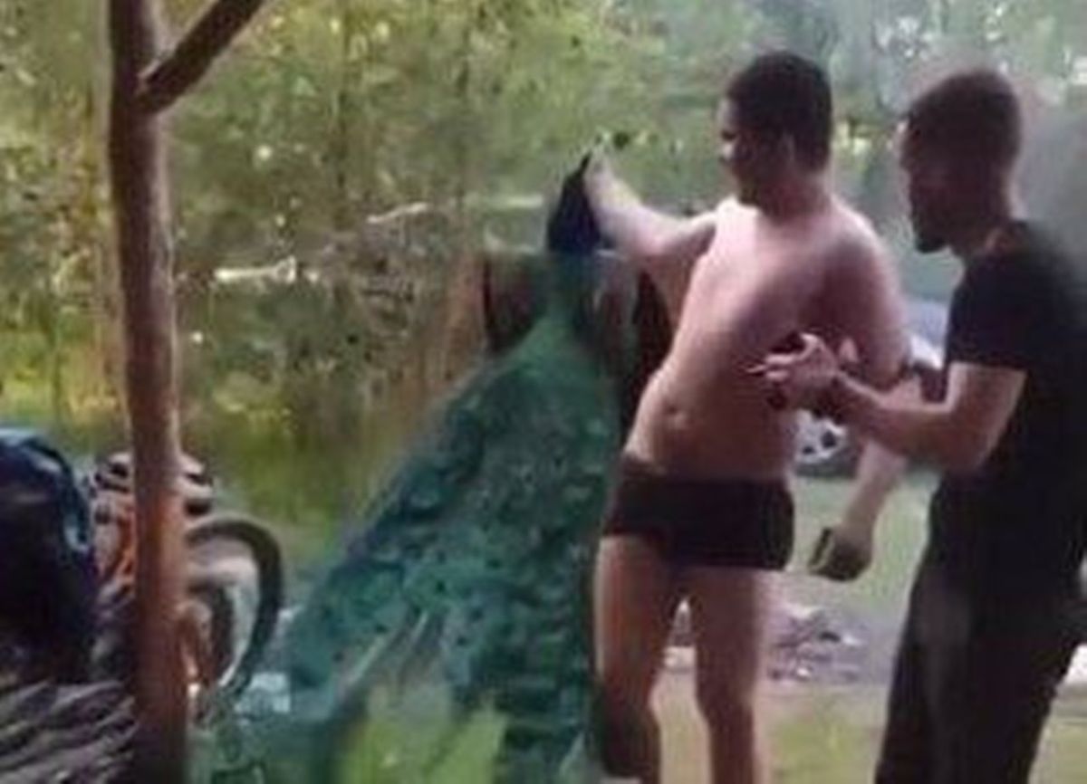 Поліція розслідує вбивство павича 18-річним п’яним юнаком із Буковини