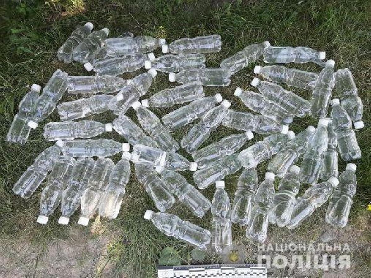 Порушник ПДР з Хмельниччини виявився перевізником фальсифікованих сигарет і алкоголю