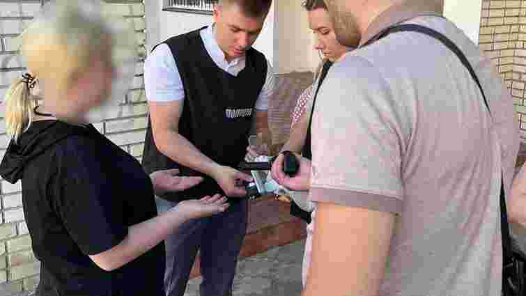 У Львові затримали росіянку за організацію нелегального виїзду чоловіків за кордон
