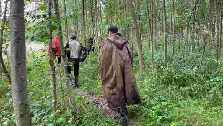 На Львівщині третій день шукають 62-річну жінку, яка зникла в лісі