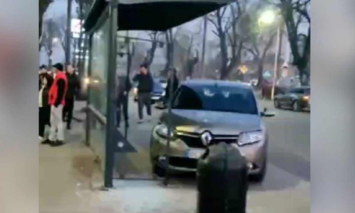 Суд оштрафував п’яного таксиста Uklon, який в’їхав у зупинку в Рудному
