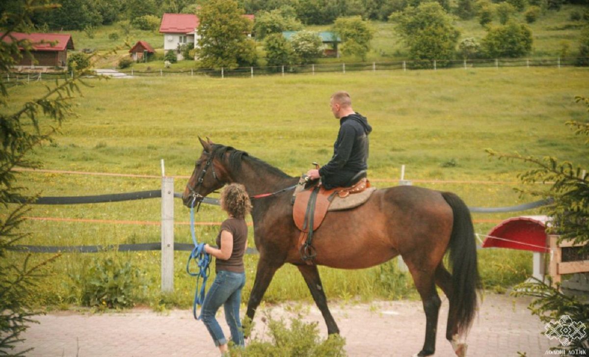 У Львові відновлюють іпотерапію для військових