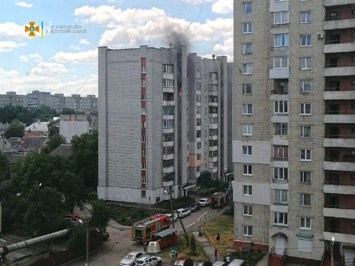 У житловій багатоповерхівці у Львові виникла пожежа