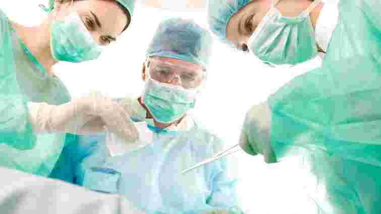 Хірурги львівського «Охматдиту» сформують  дитині штучний стравохід