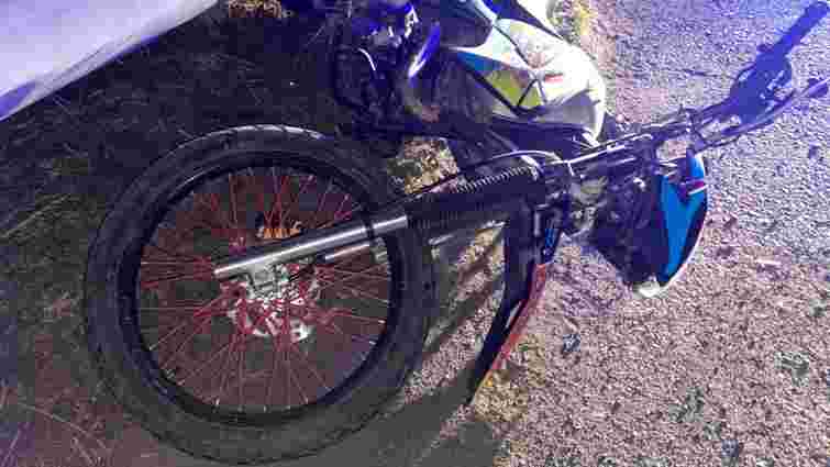 У нічній ДТП з мотоциклом на Закарпатті постраждали двоє підлітків