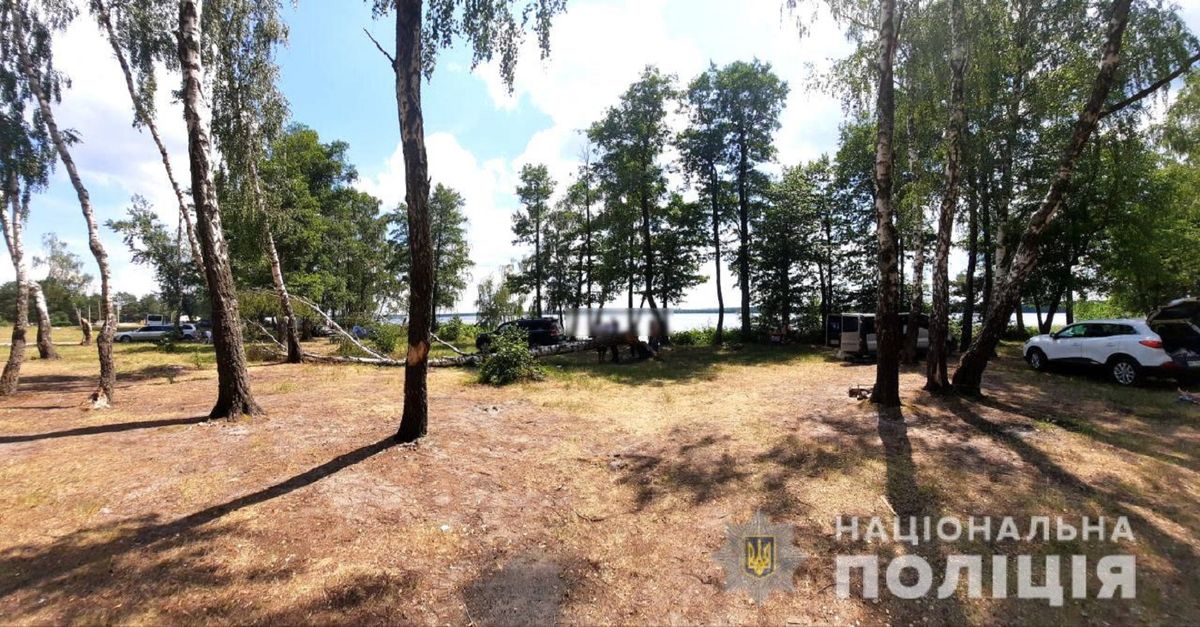 49-річний чоловік влаштував стрілянину на березі озера на Рівненщині