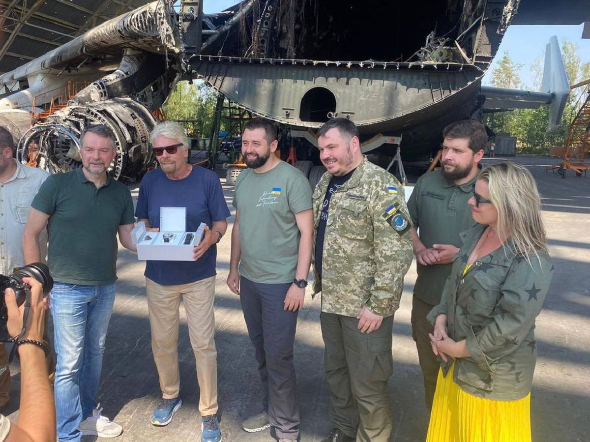 Британський мільярдер Річард Бренсон відвідав Гостомель