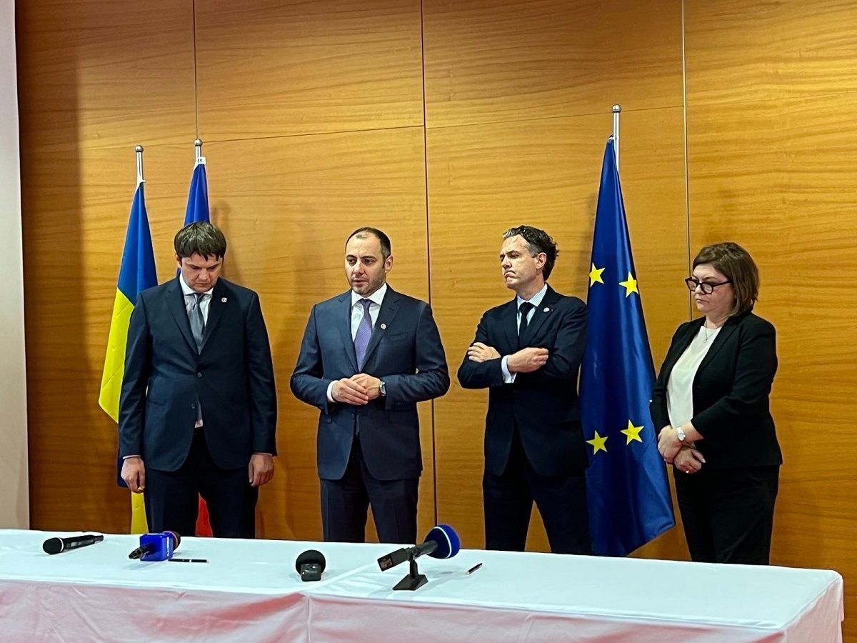 Україна і ЄС підписали угоду про «транспортний безвіз»