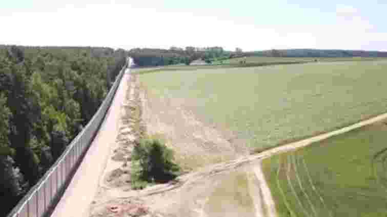 Польща завершила будівництво 186-кілометрової стіни на кордоні з Білоруссю