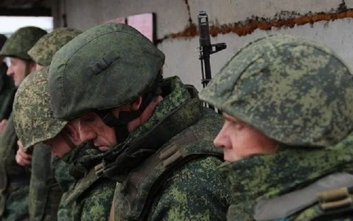 Російські військові втікають із війни через Арабатську стрілку до Криму
