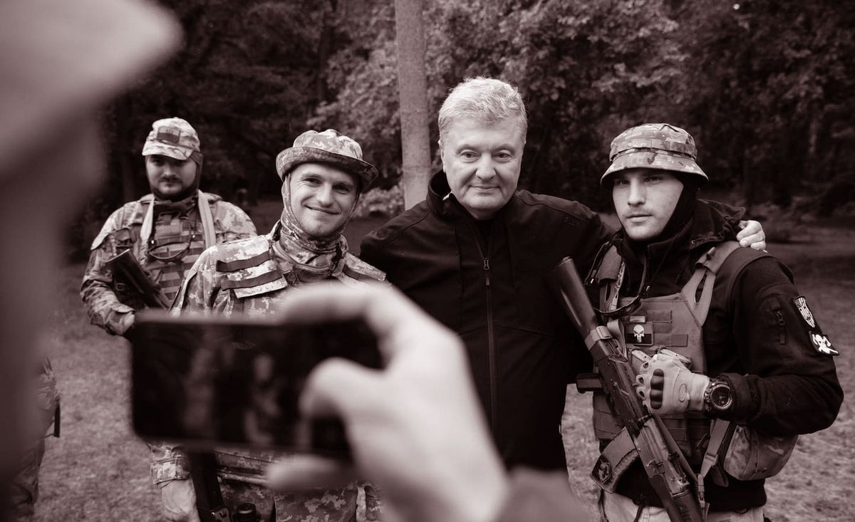 А ми на фронті