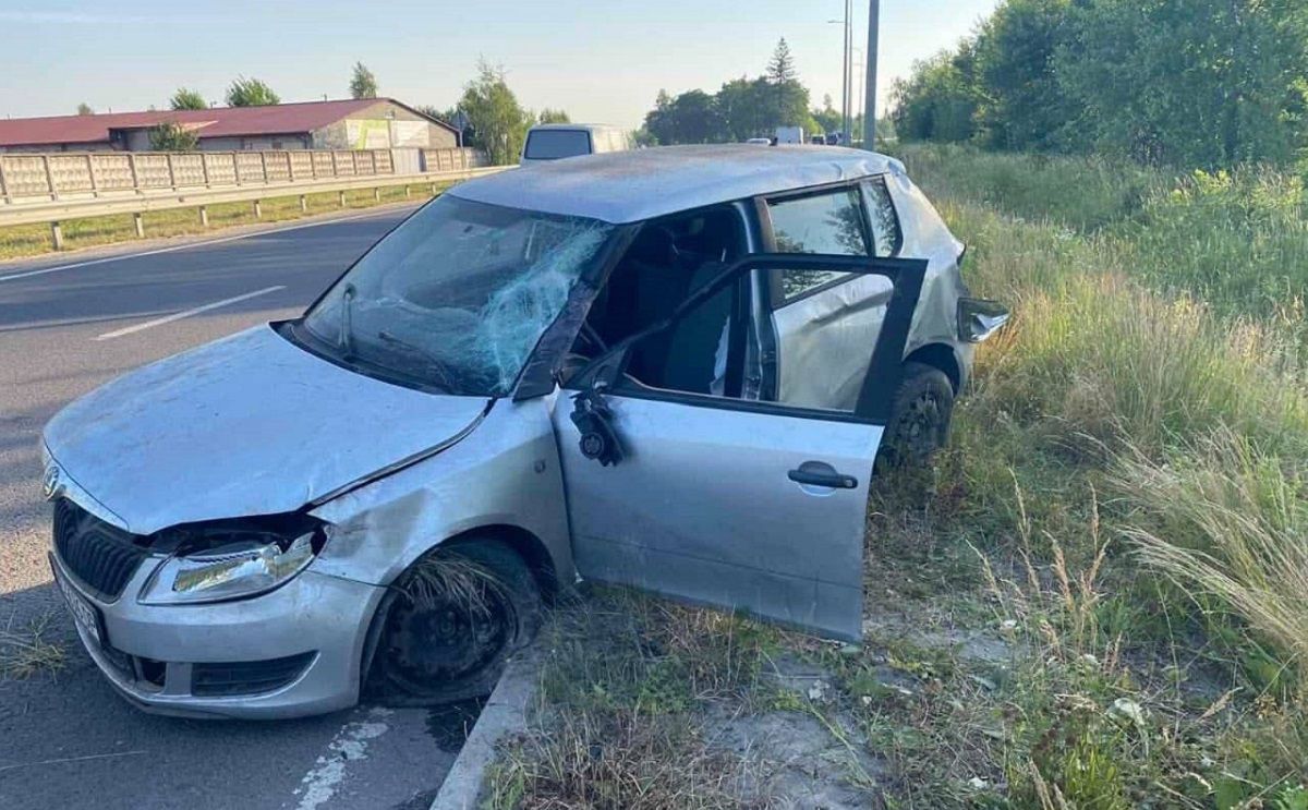20-річний водій на Skoda Fabia перекинувся біля Пустомит