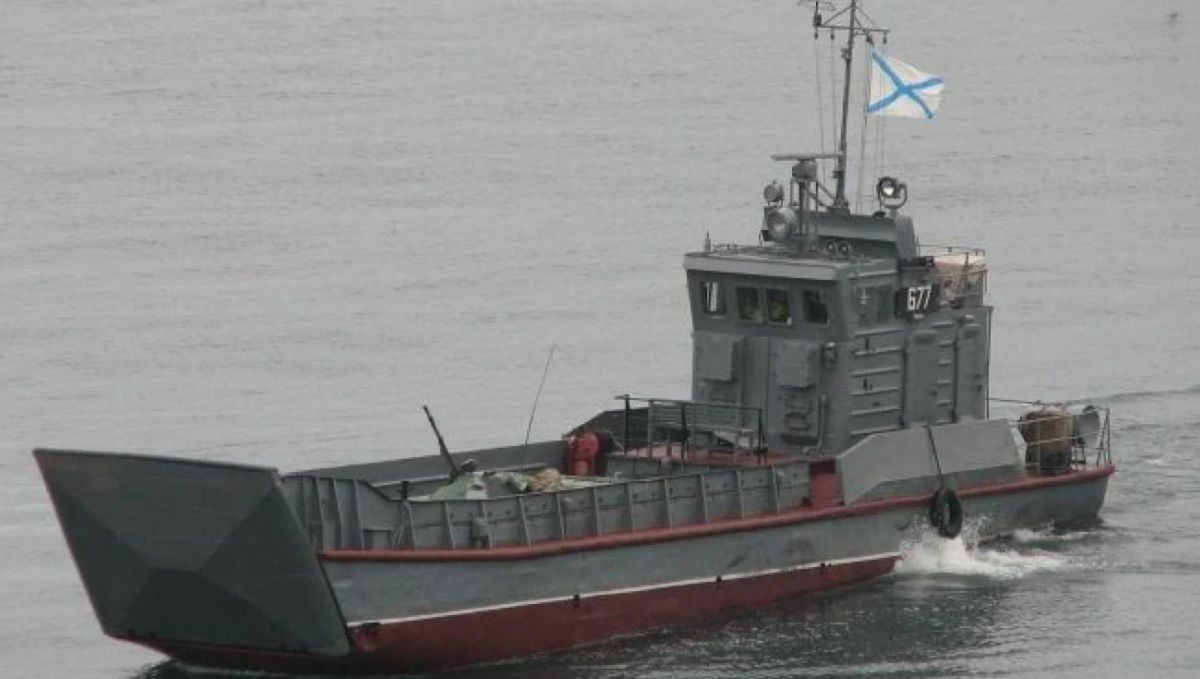 В Азовському морі підірвався десантний катер РФ із солдатами на борту