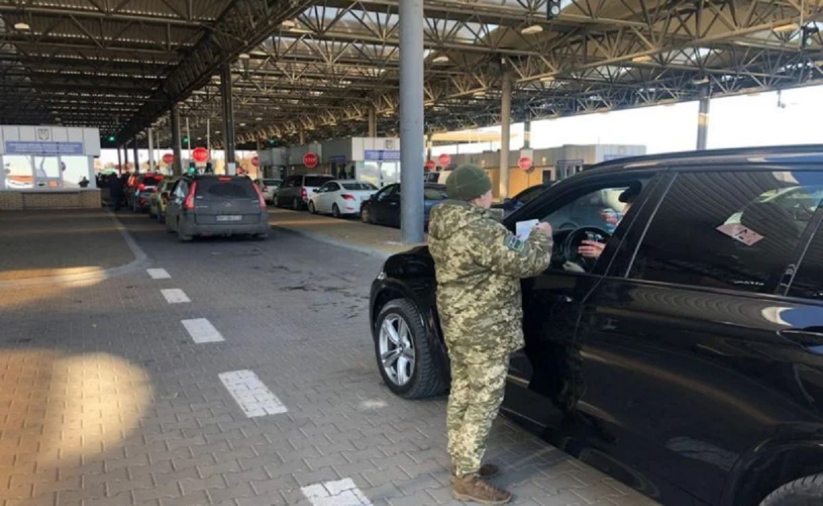 ДПСУ відмовилася назвати депутатів Львівської облради, які втекли за кордон
