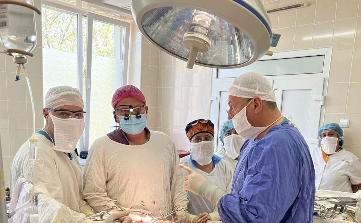 Закарпатські хірурги вперше провели операцію з корекції тазового повнокрів’я