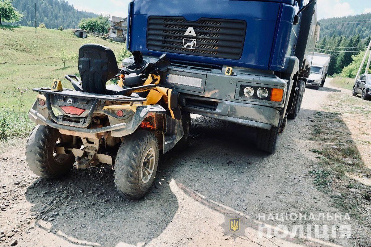 П’яний водій квадроцикла спричинив лобову ДТП із вантажівкою у Яремчі